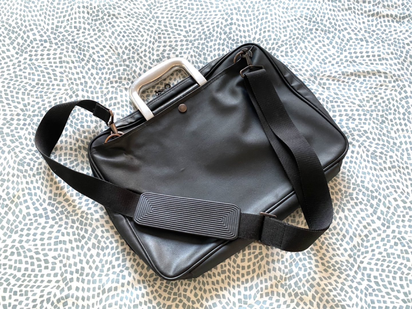 Durban men’s black suitcase. image indicator(2)