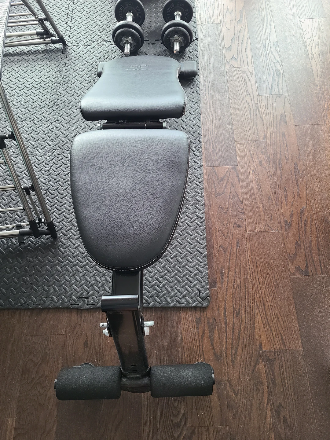 Barely used incline decline bench - photo 2