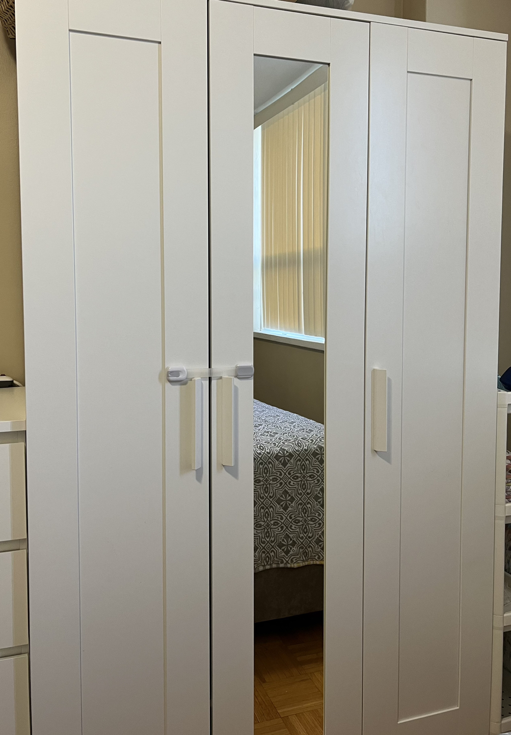 Wardrobe with 3 doors , white
