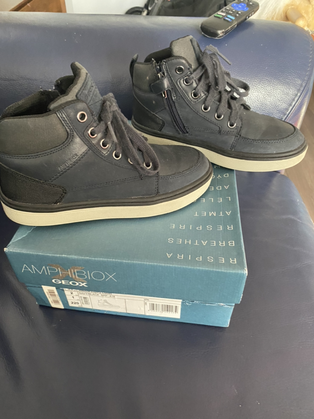 Boys Geox shoes size 33 US 2