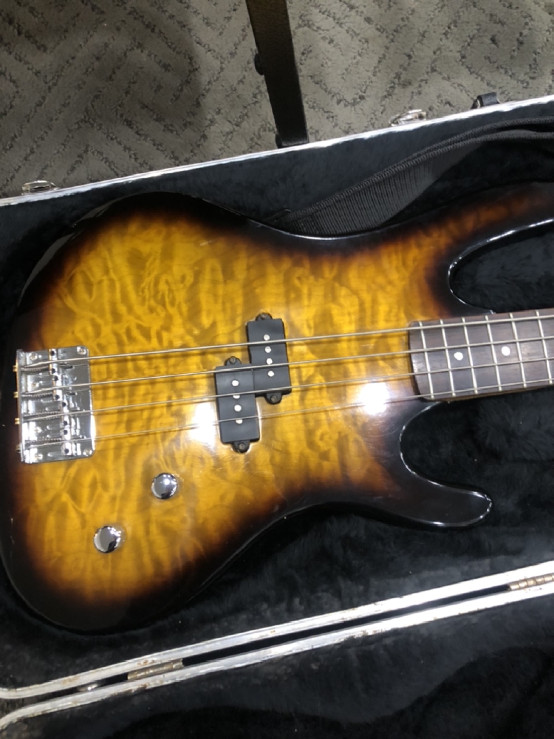 Bass Guitar - photo 3