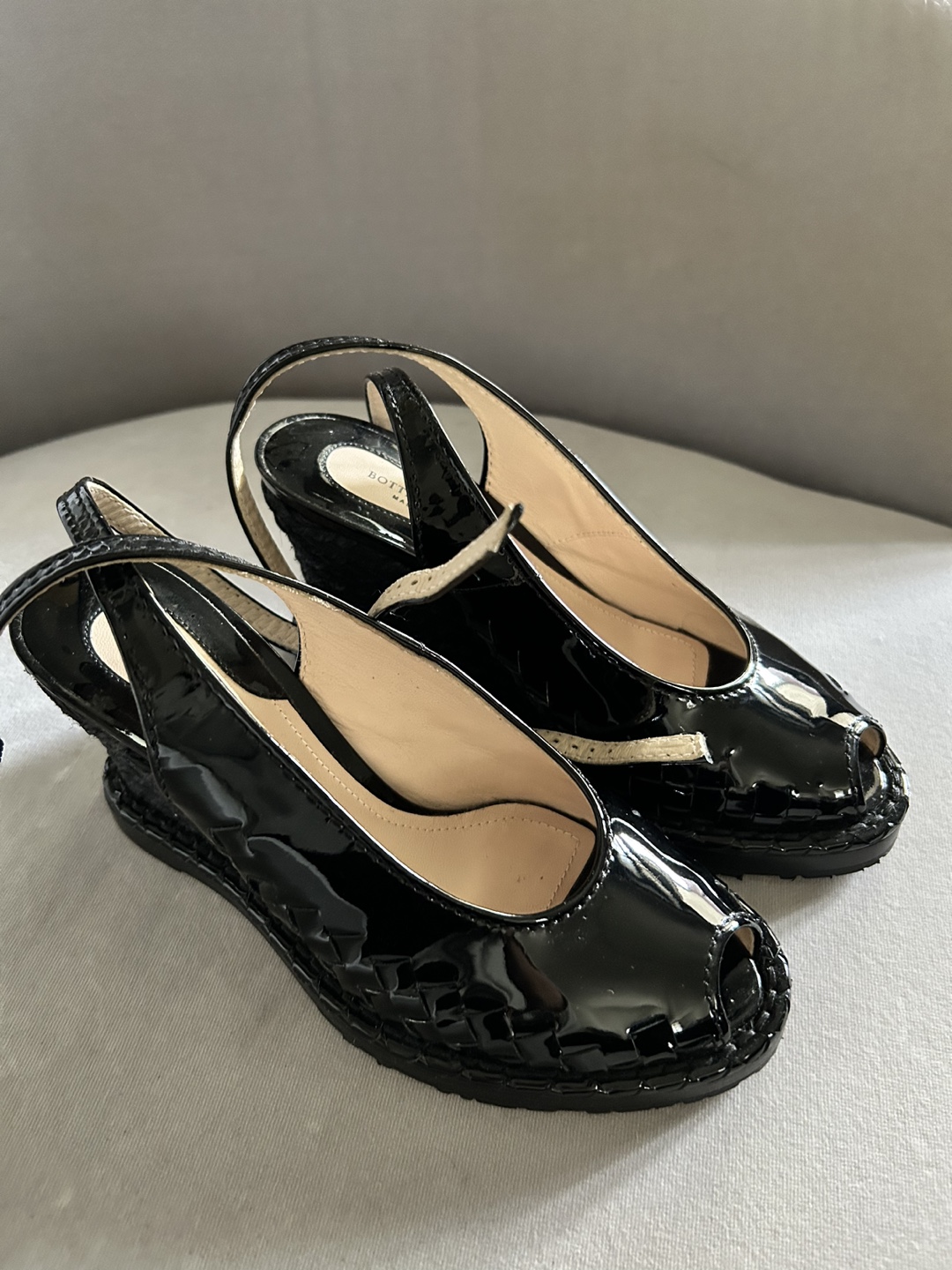 Bottega Veneta patent espadrille wedges - like new - photo 2