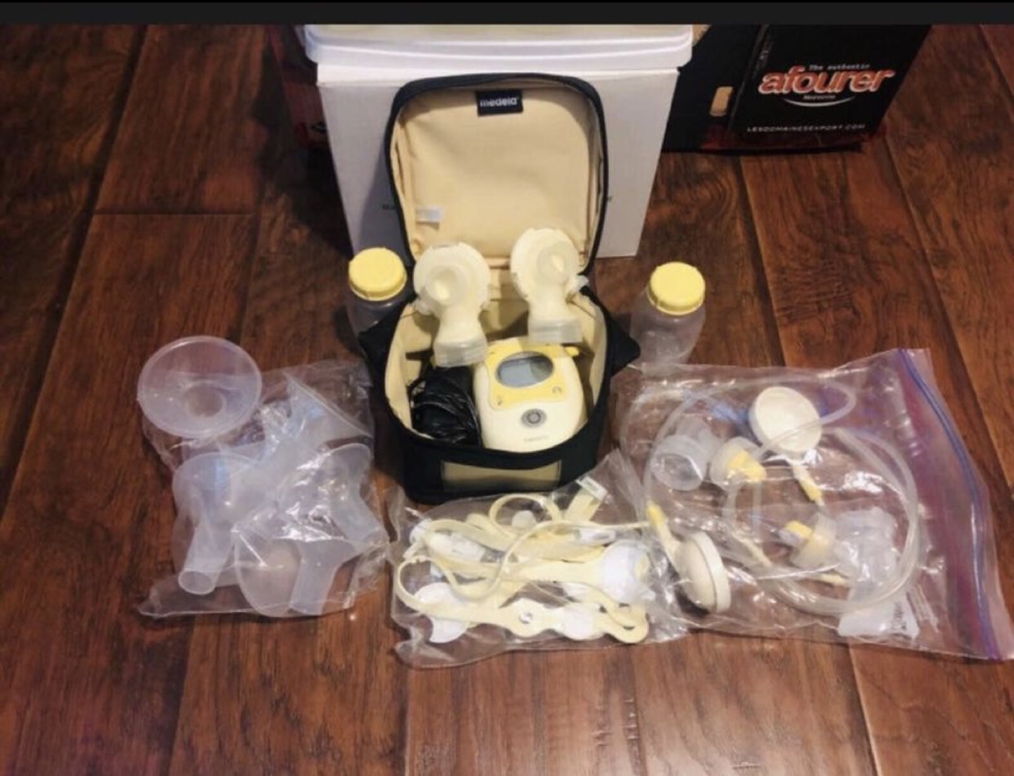 Medela Double Breast Pump - photo 4