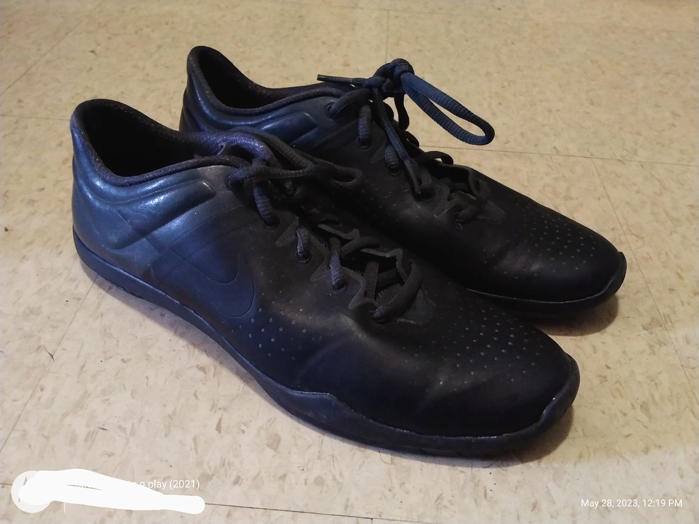 New Nike Ladies size 9 runners thumbnail