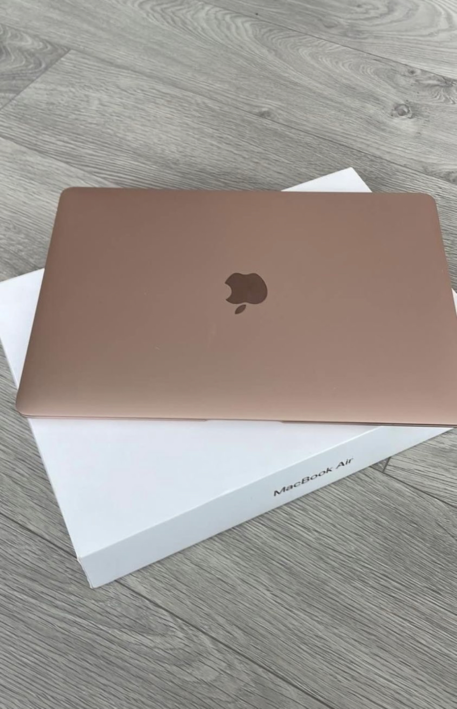 MacBook Air rose gold