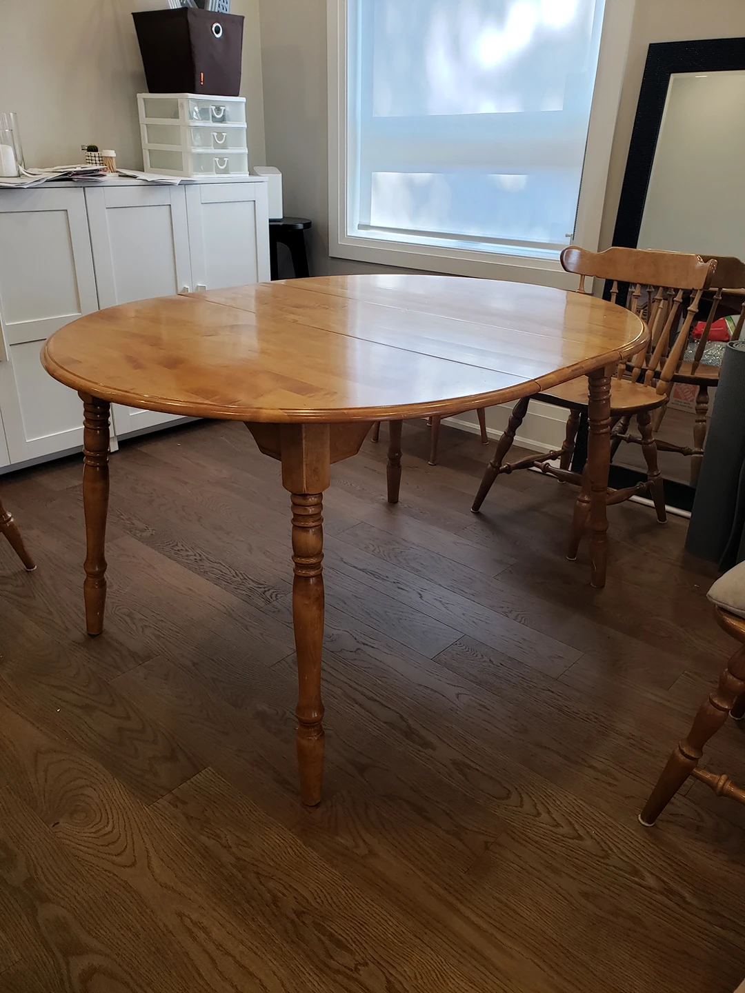 Solid wood extendable oval dining table and 4 chair set - photo 4