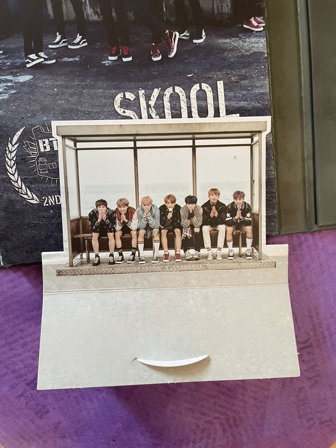 BTS OFFICIAL Album + Photo-cards included + Free photo stand - photo 2