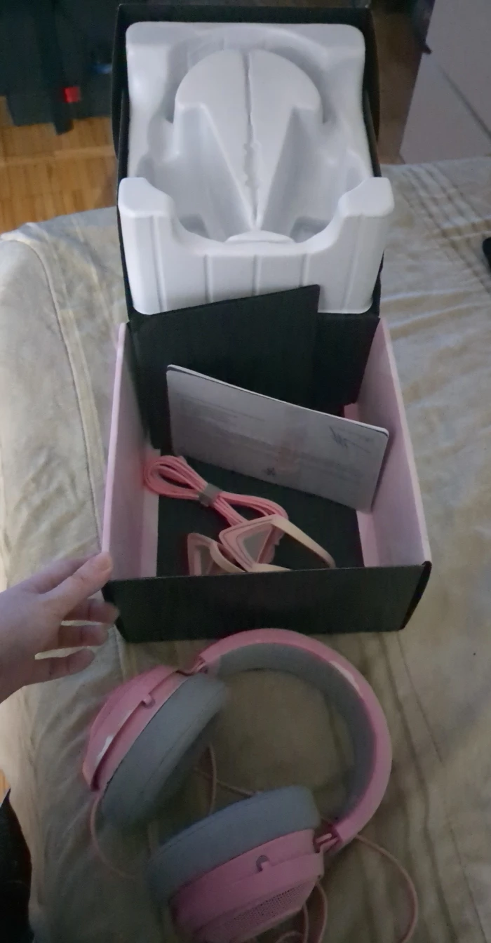 last week RAZER KRAKEN PRO QUARTZ headset with mic + kitty ears image indicator(4)