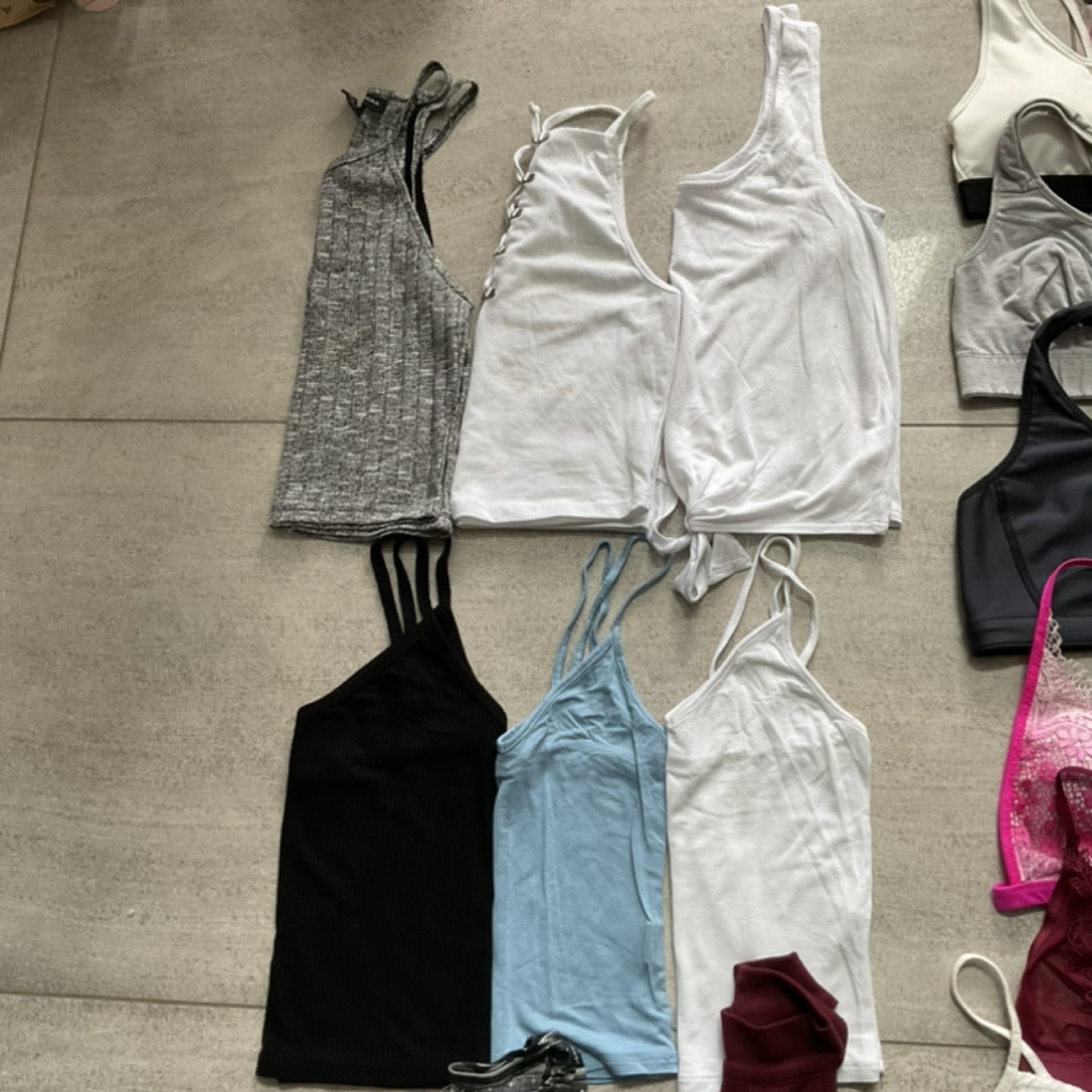 ☀️ XS/S LOT OF 22 TANK TOPS ☀️ - photo 2