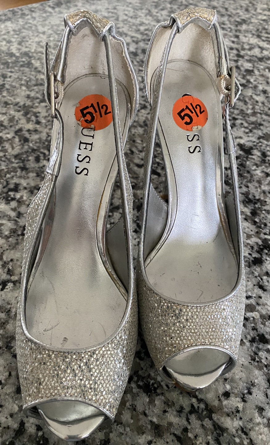 PreOwned shoes size 5H thumbnail