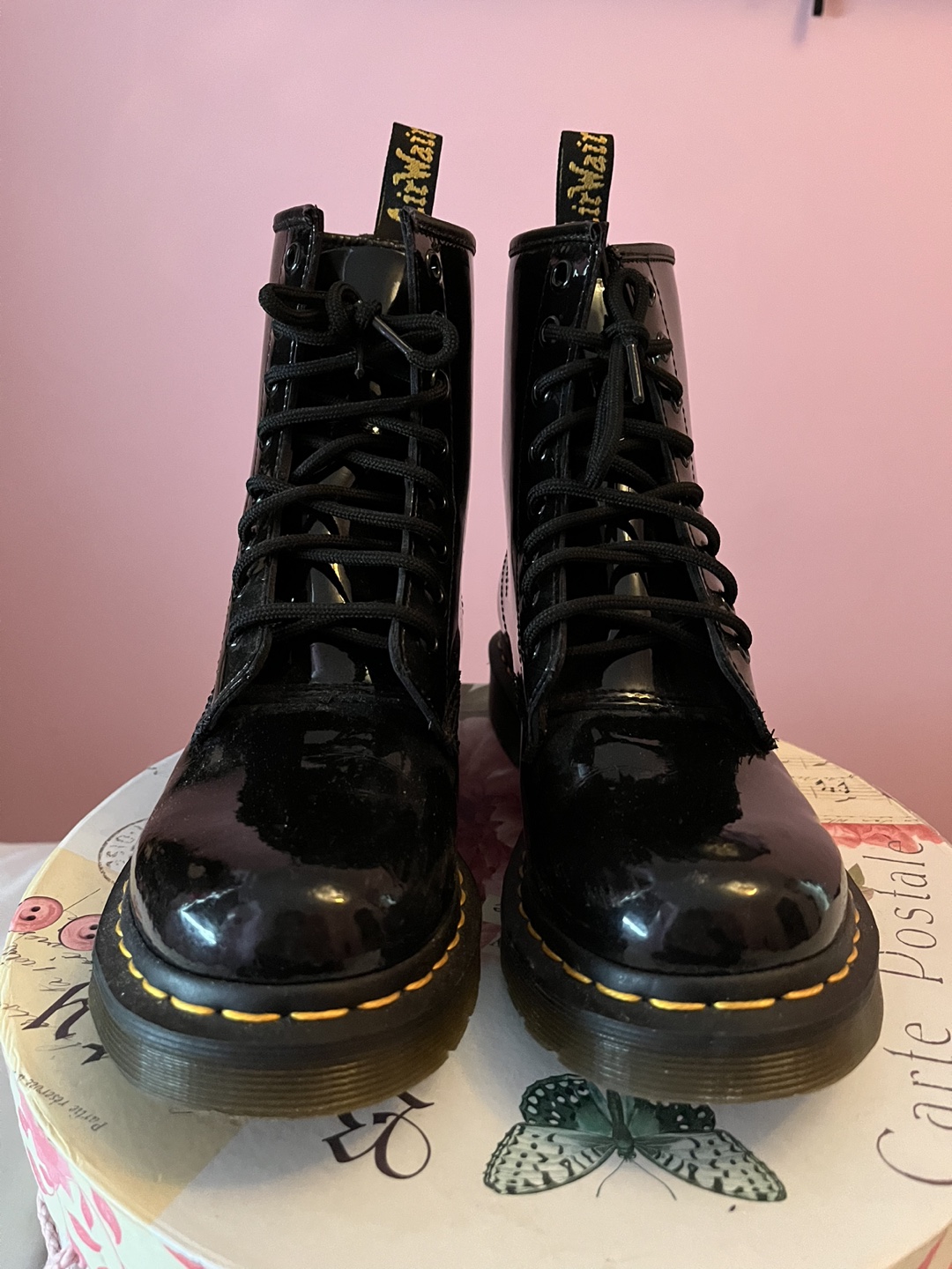 Dr. Martens Women’s Lace Up Size 7.5 thumbnail