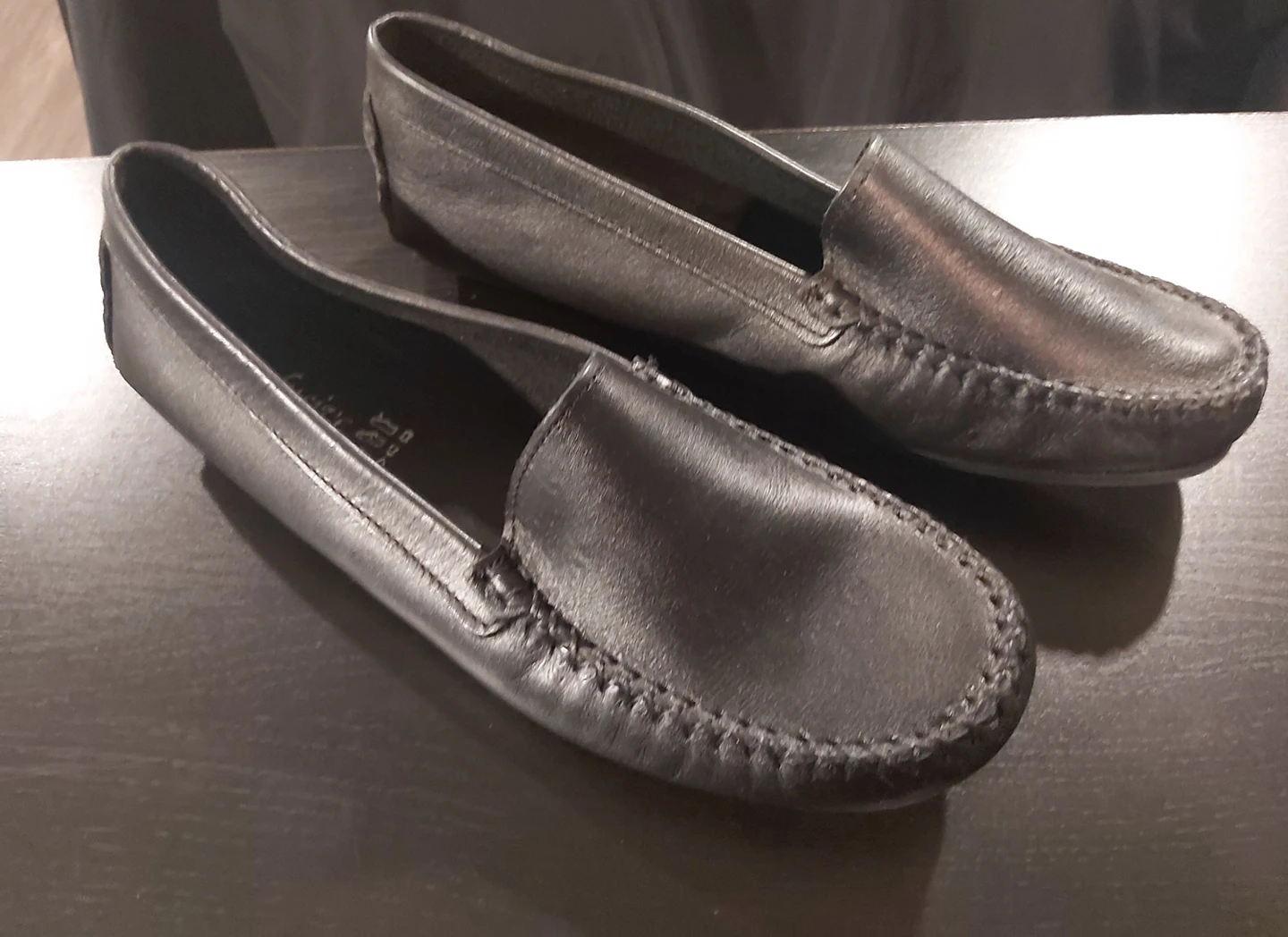 Shoes size 9