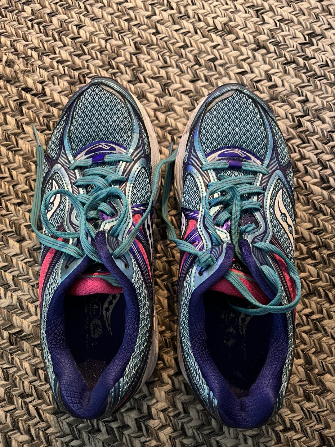 Saucony running shoes thumbnail