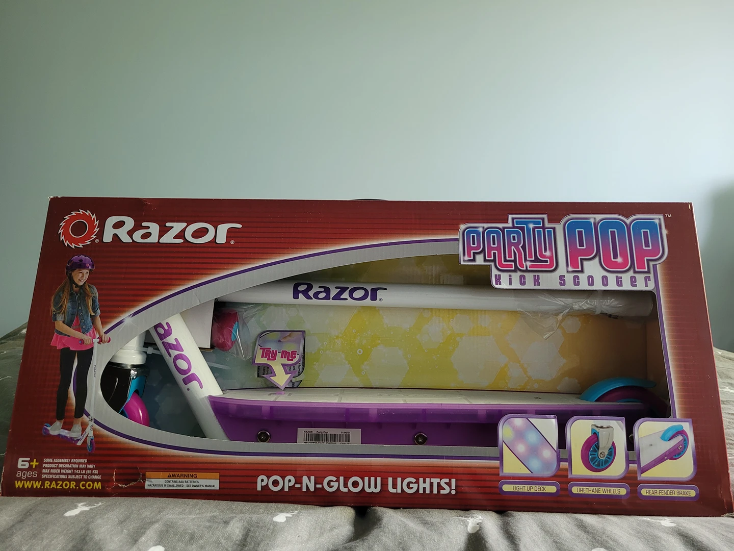 Brand New Party Pop n Glow kick scooter image indicator(2)