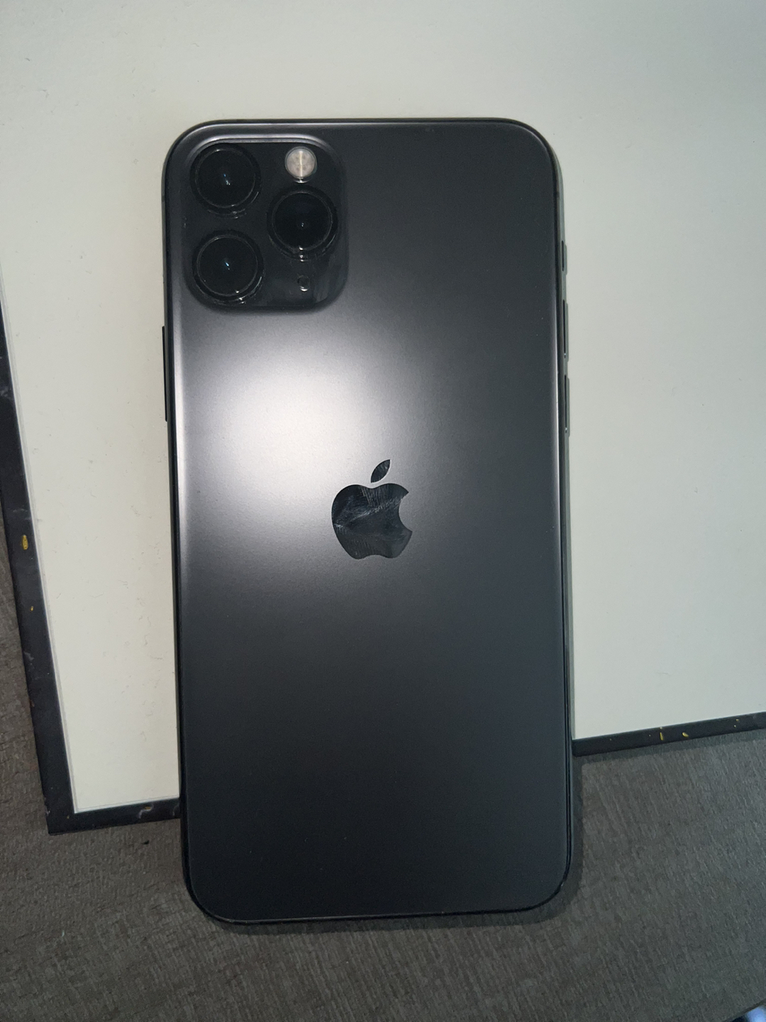 iPhone 11 Pro - photo 3