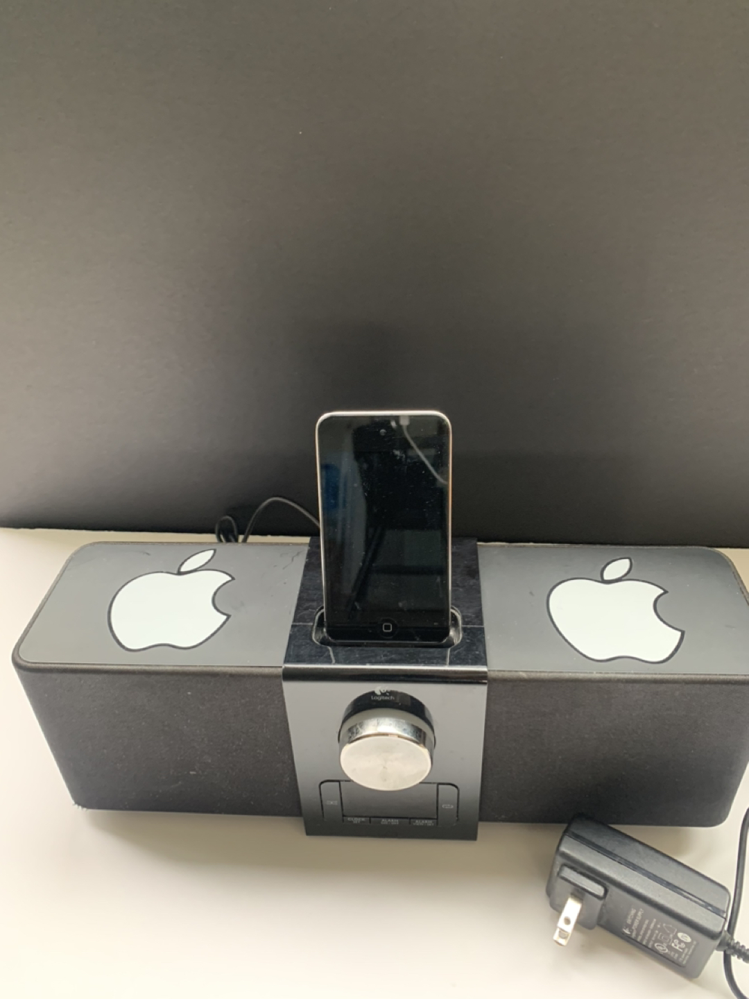 Logitech iPod speaker system - photo 2