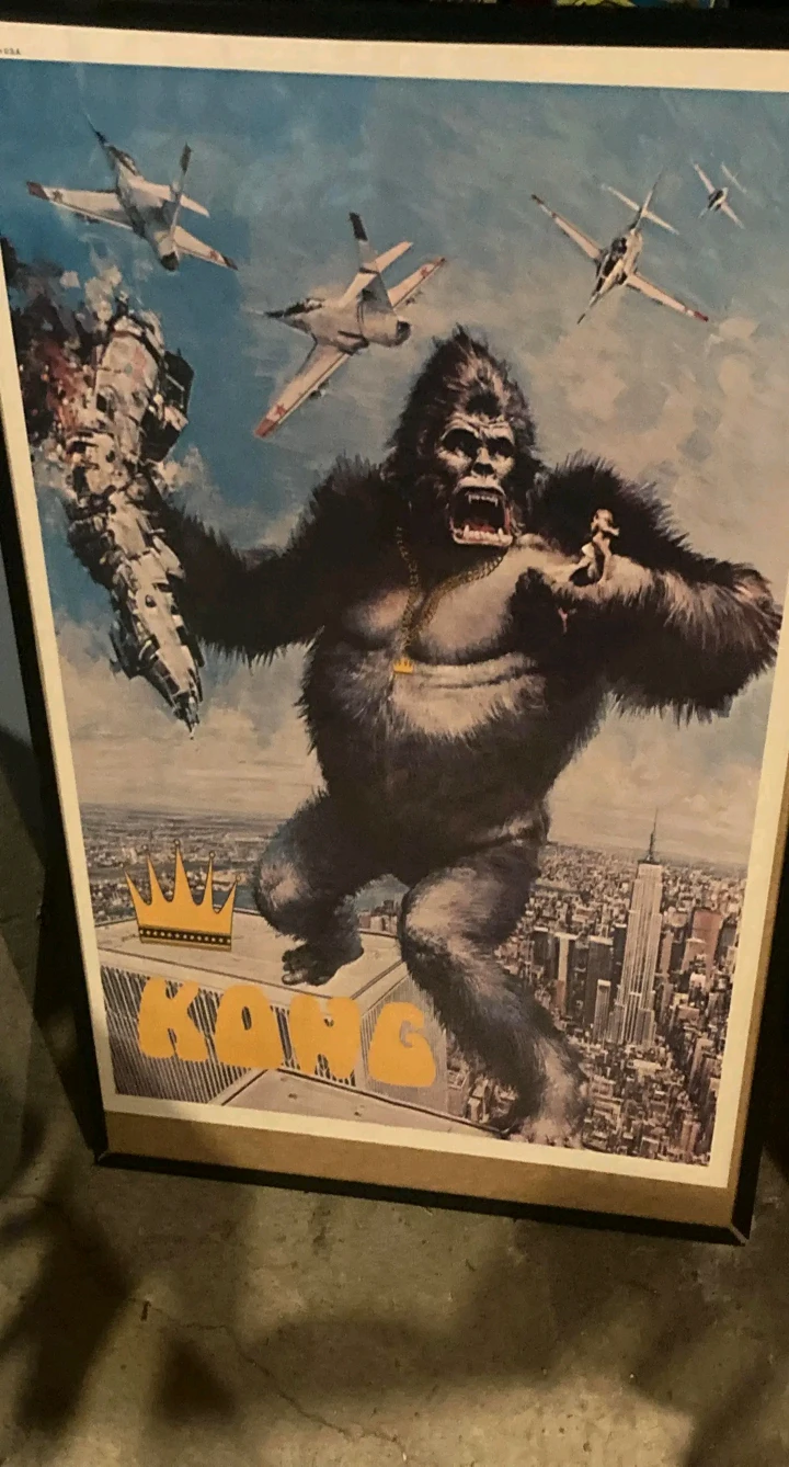 Rare 1976 KING KONG poster Kong World Trade Twin Towers - photo 2