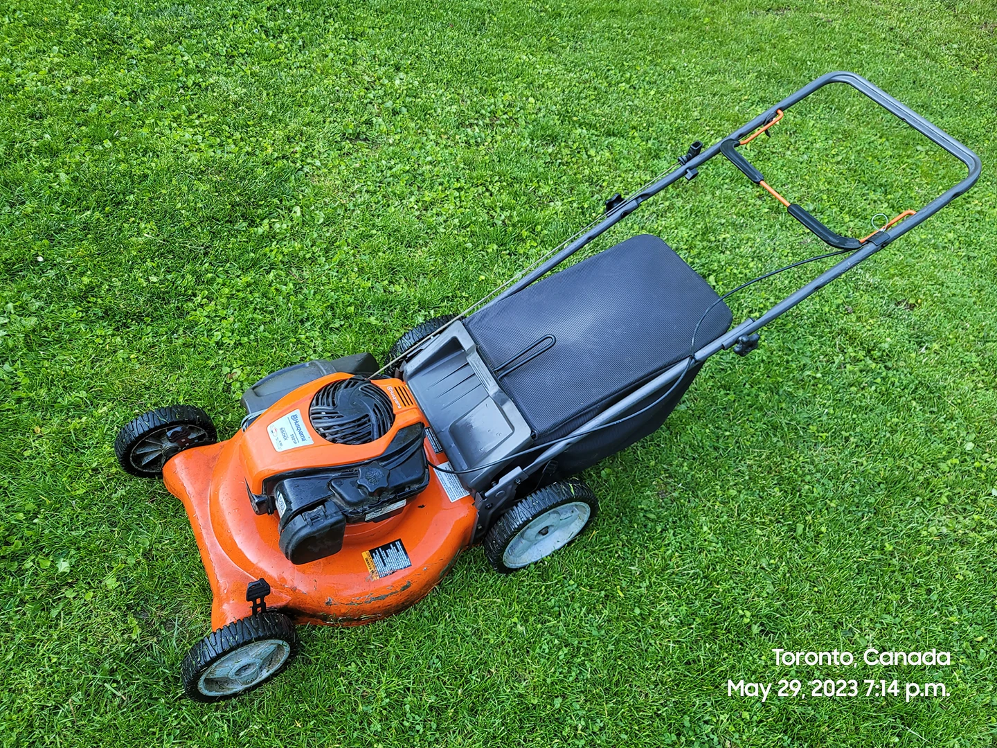Husqvarna Lawn Mower 22" image indicator(2)