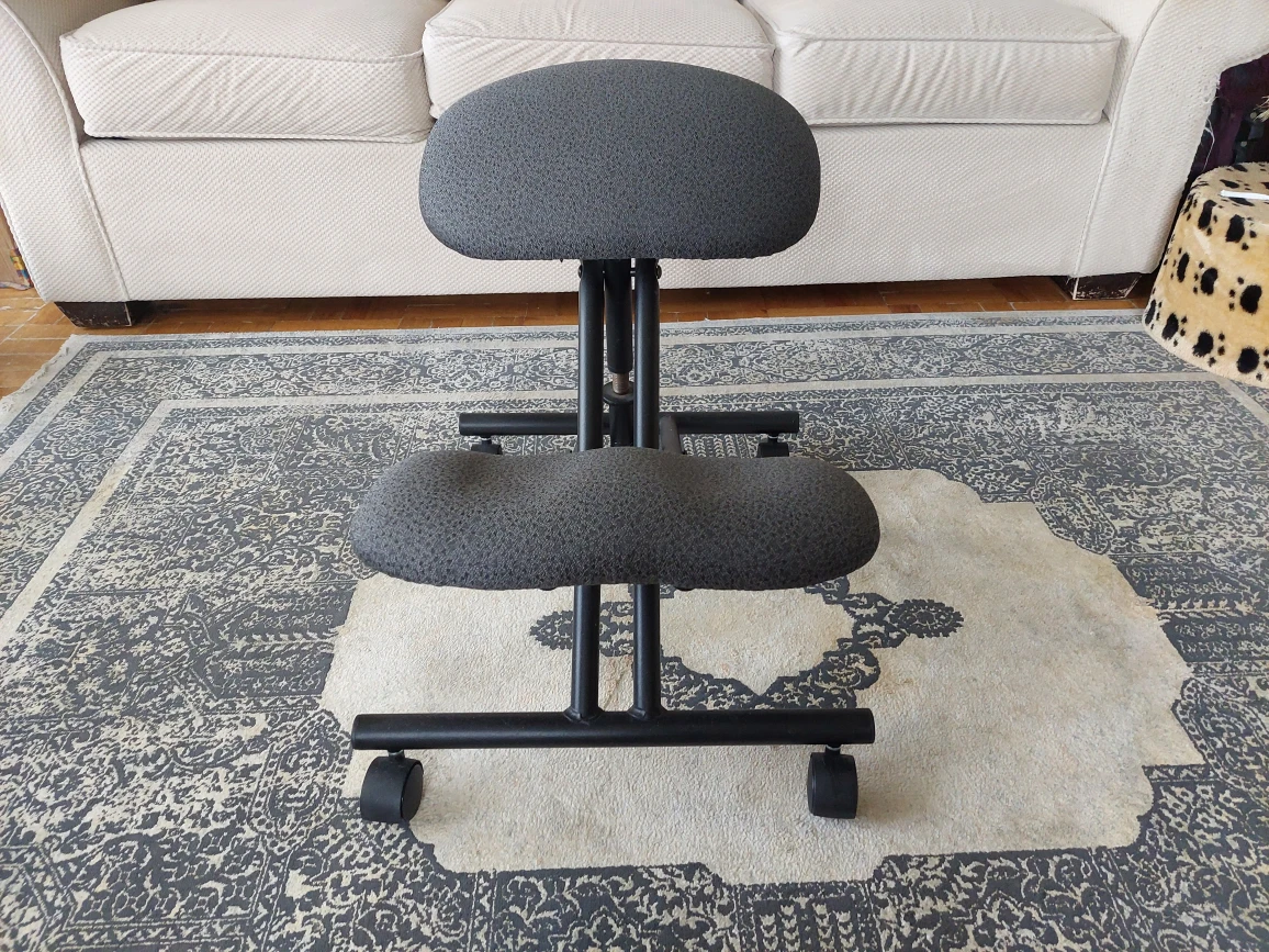 Ergonomic Kneeling Chair