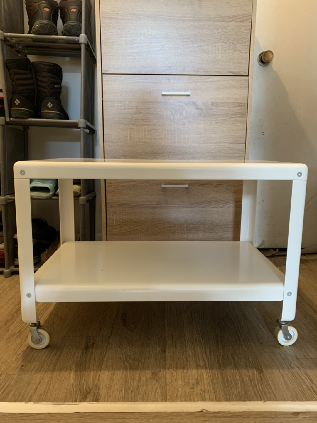 STRIND coffee table’s two-tier design - photo 4