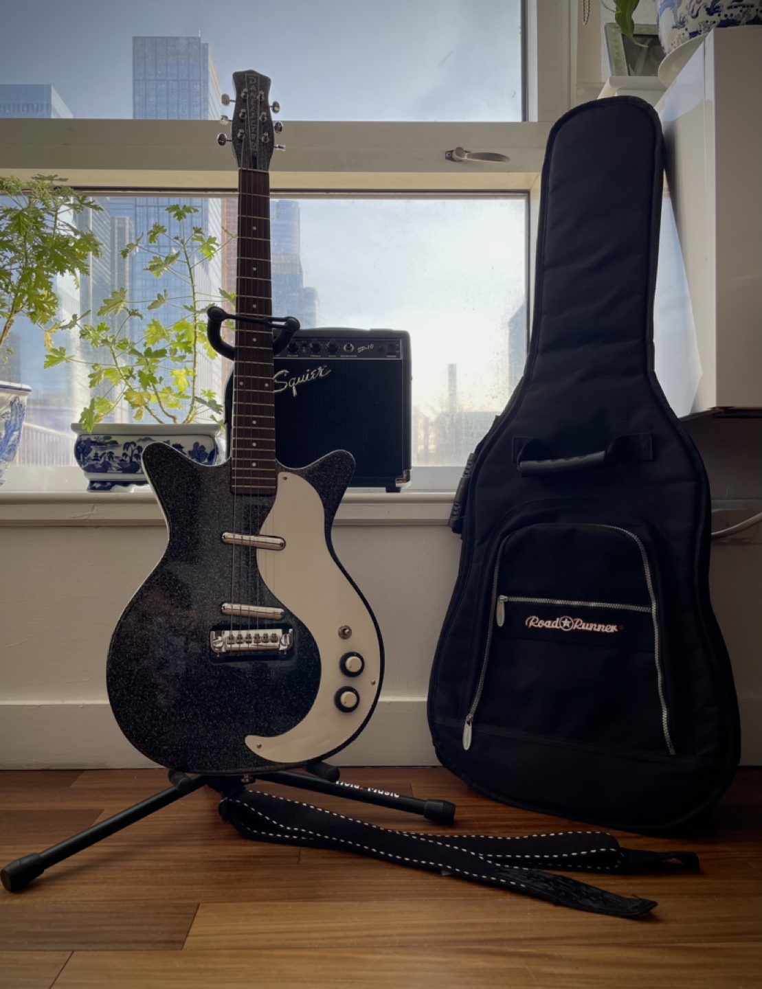 Danelectro 59 Black Sparkle Electric Guitar
