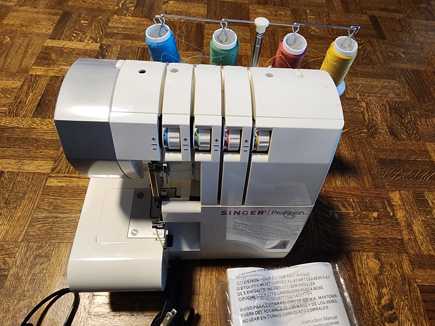 Singer 14CG754 ProFinish Serger Machine thumbnail