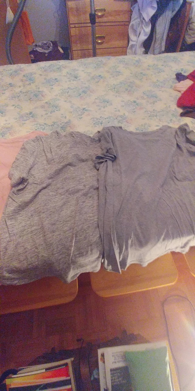 Womens t-shirts XL Old Navy and Joe Fresh image indicator(4)