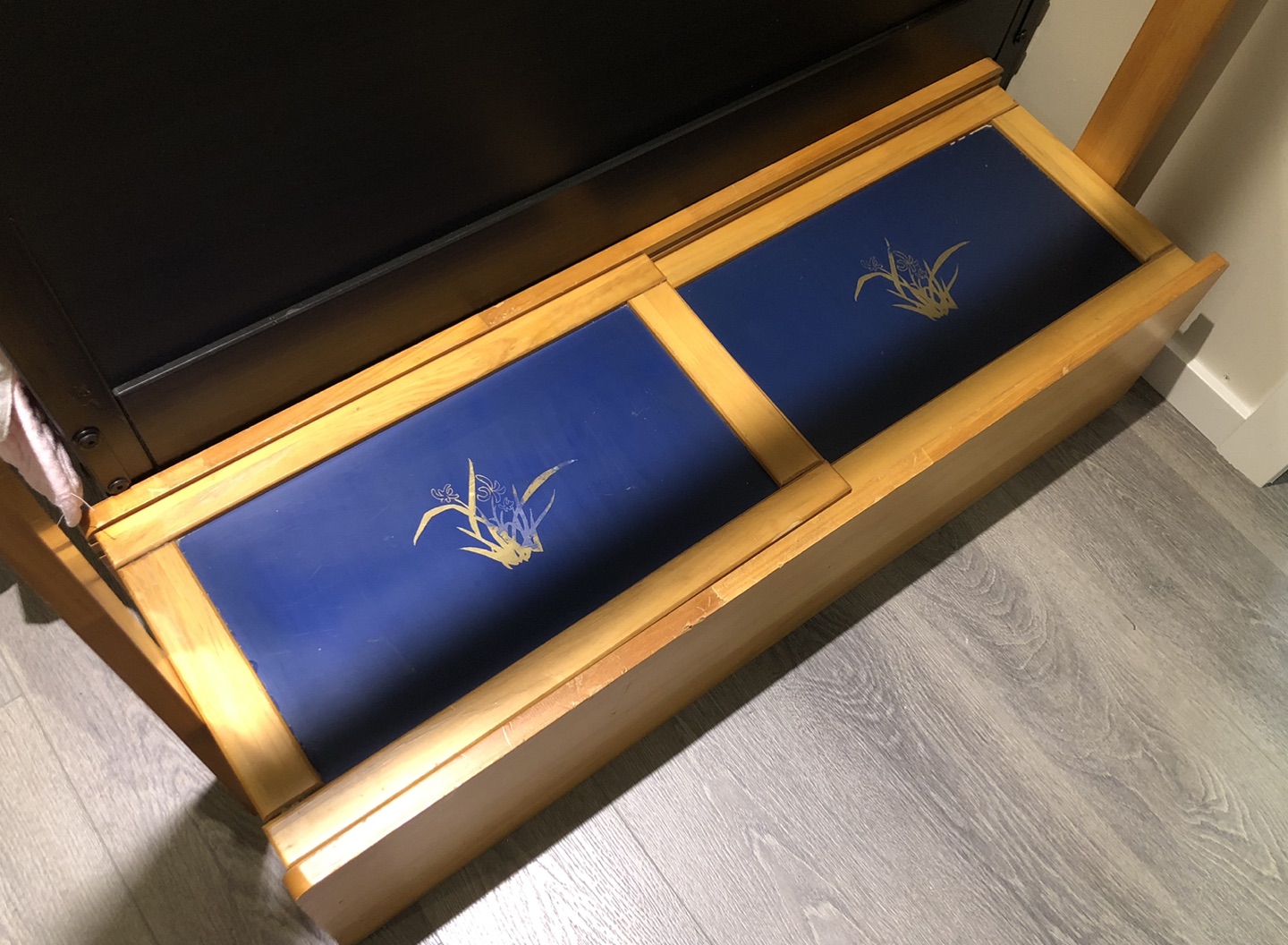 Wooden clothing rack - photo 3