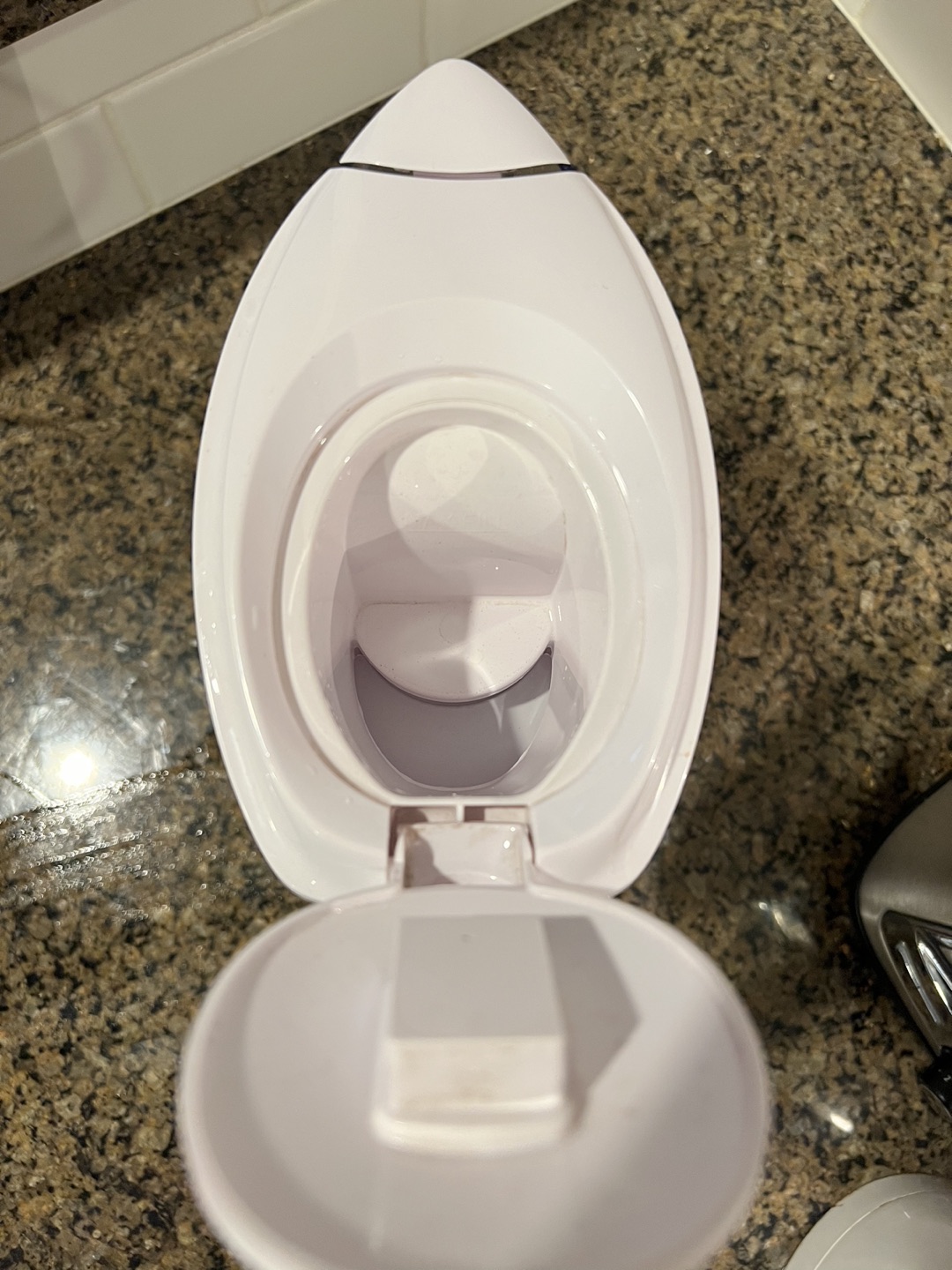 Brita Space Saver Water Filter Pitcher in White, 6 cups - photo 5