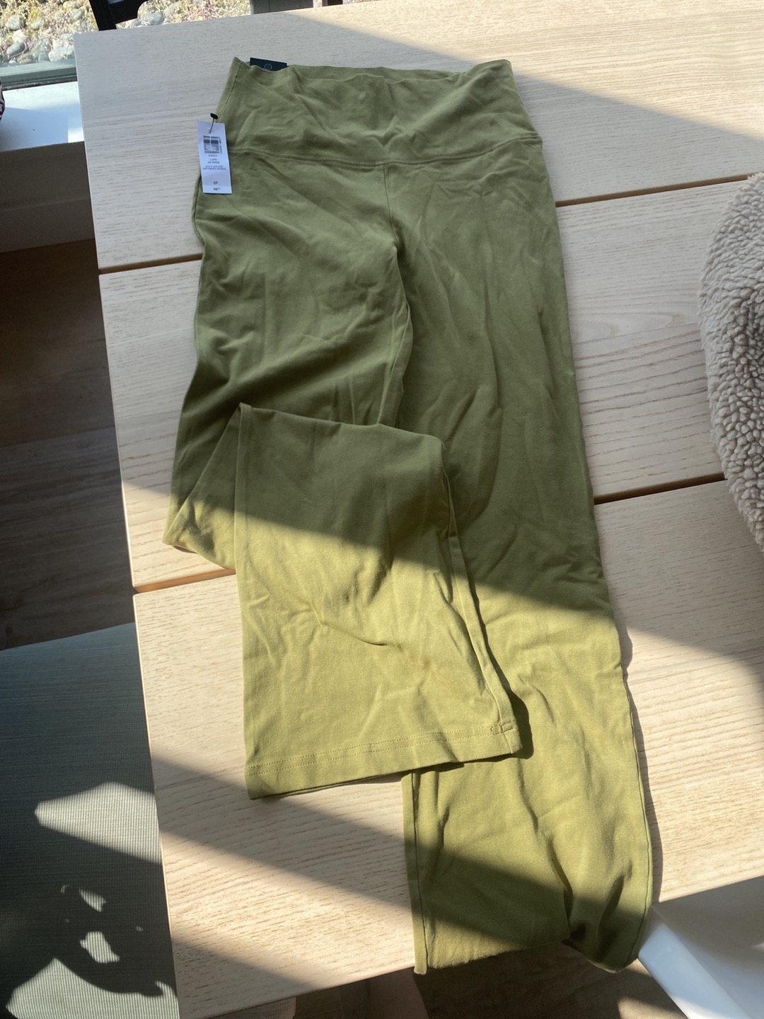 BRAND NEW with tags - TNA hi-rise bootcut leggings - size Small - photo 2