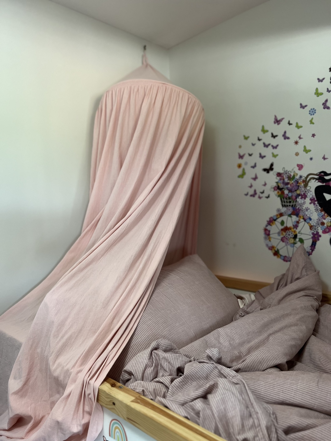 Round hoop bed canopy