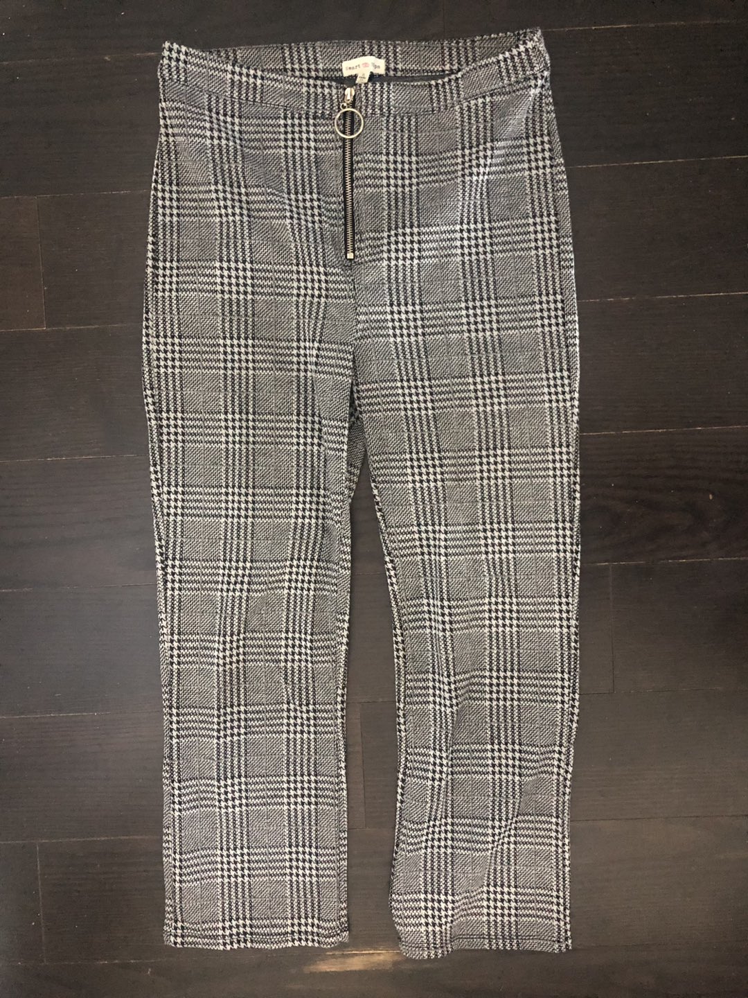 Houndstooth pattern pants with zipper detail