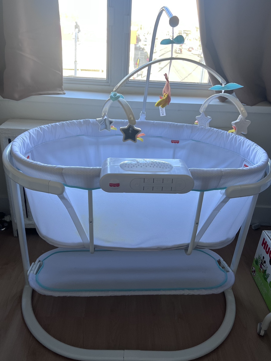 Fisher-Price Soothing Motions Bassinet thumbnail