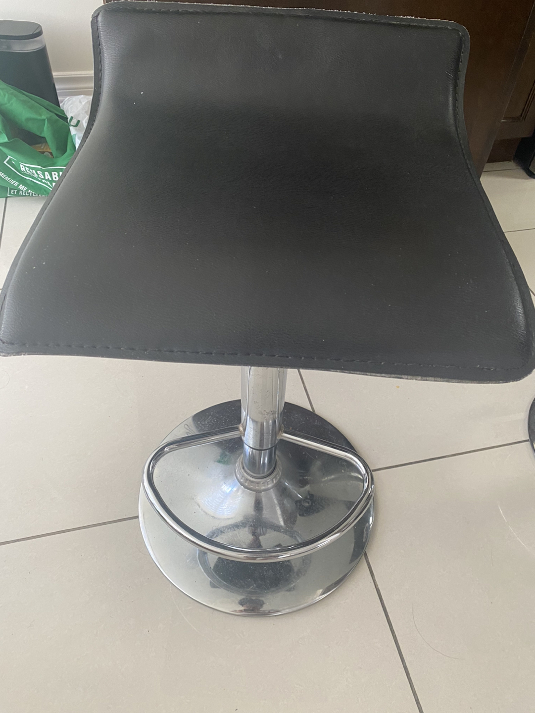2 bar stool - photo 2