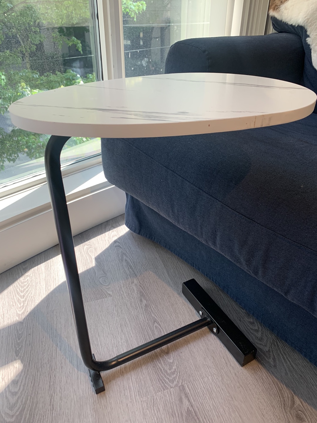 🌱 White marbling side table
