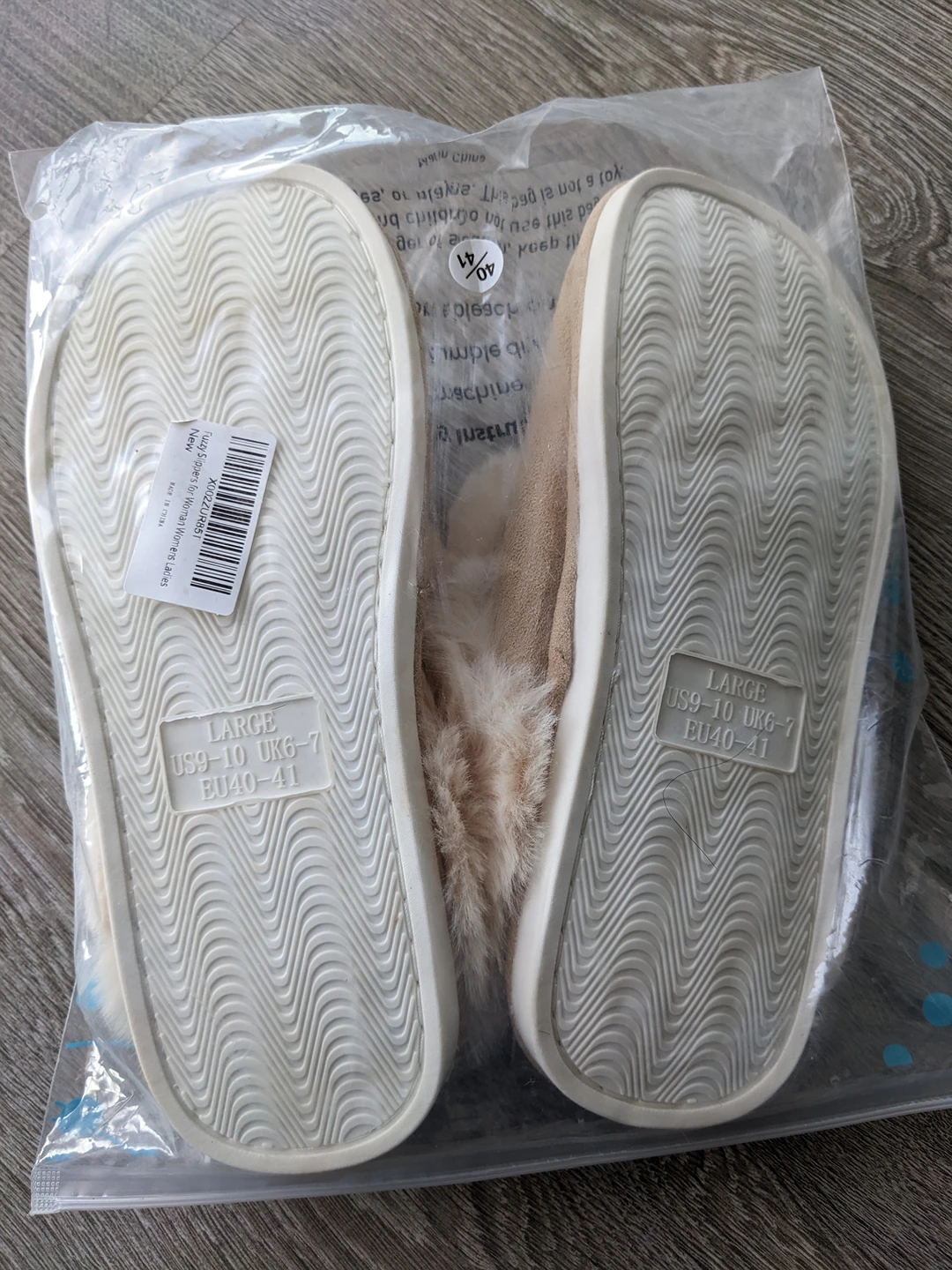 💰Fuzzy Slippers Womens 9-10 image indicator(2)