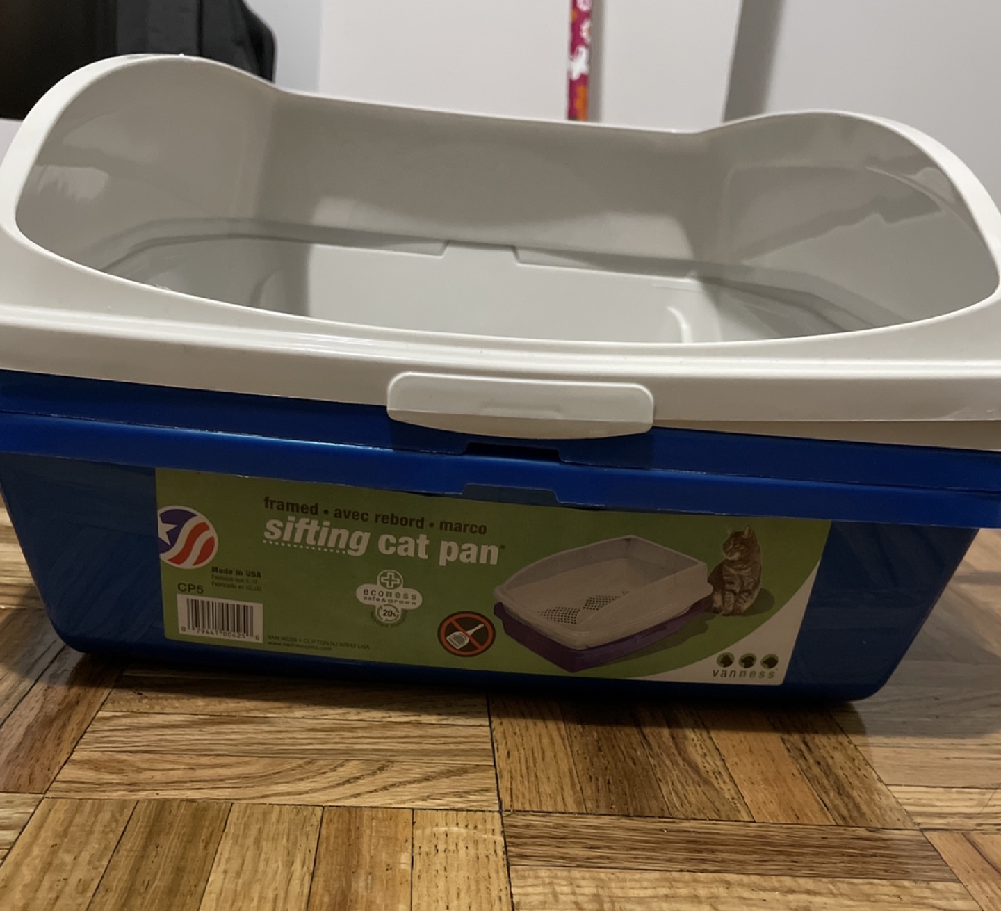 Cat litter box