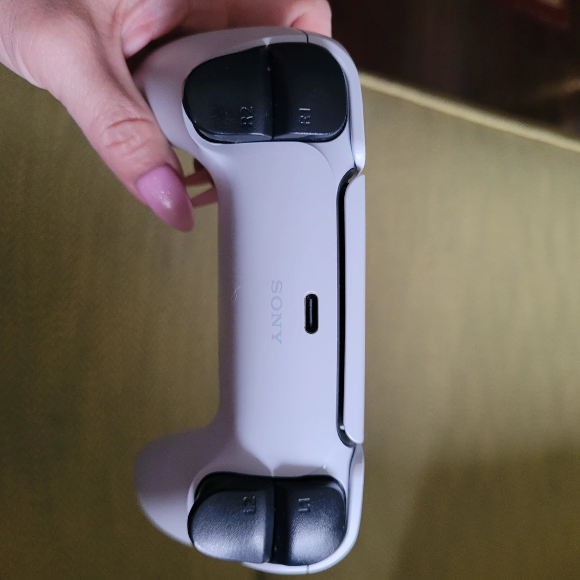 gently used ps5 controller - photo 3