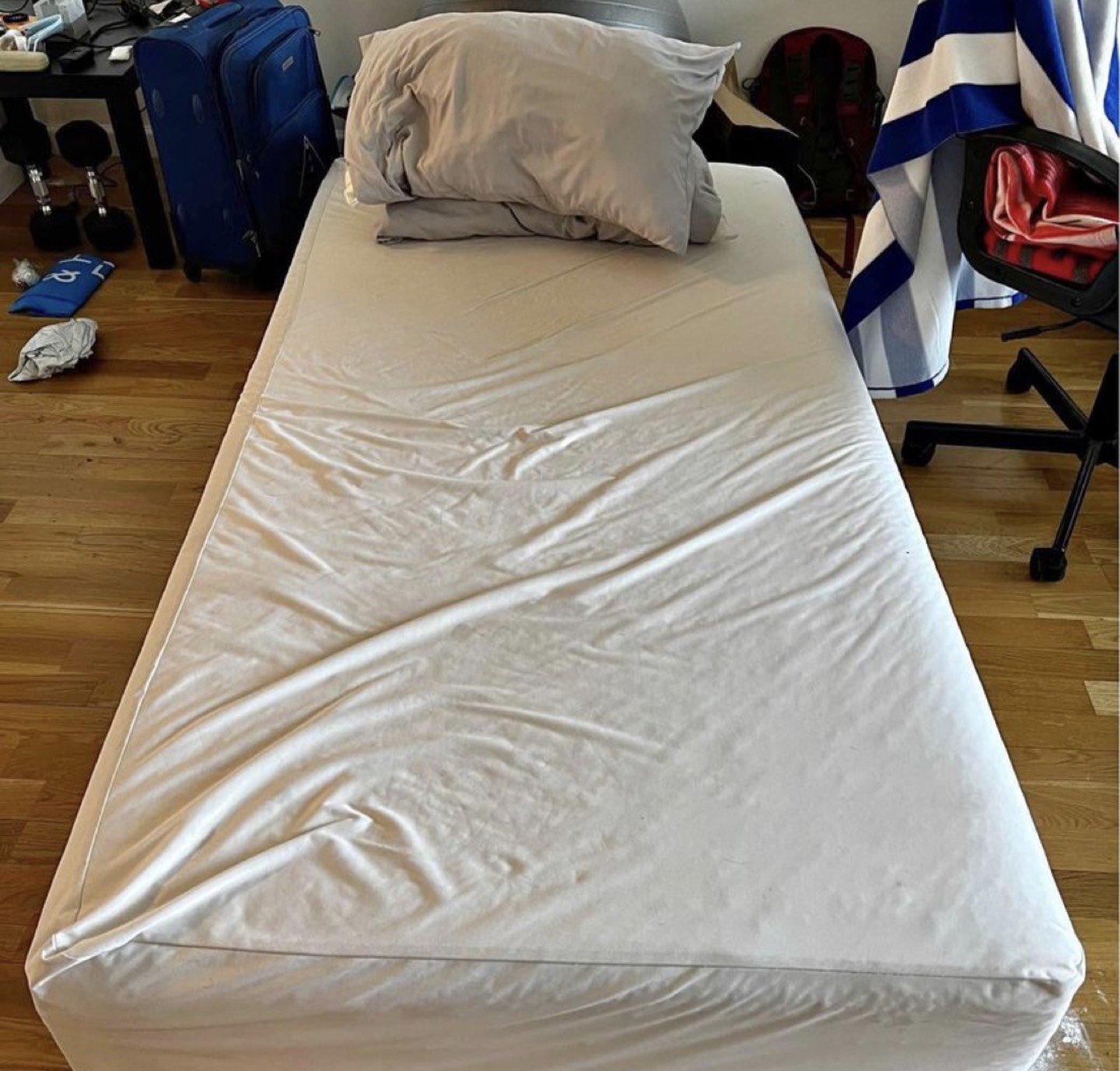 Single bed mattress
