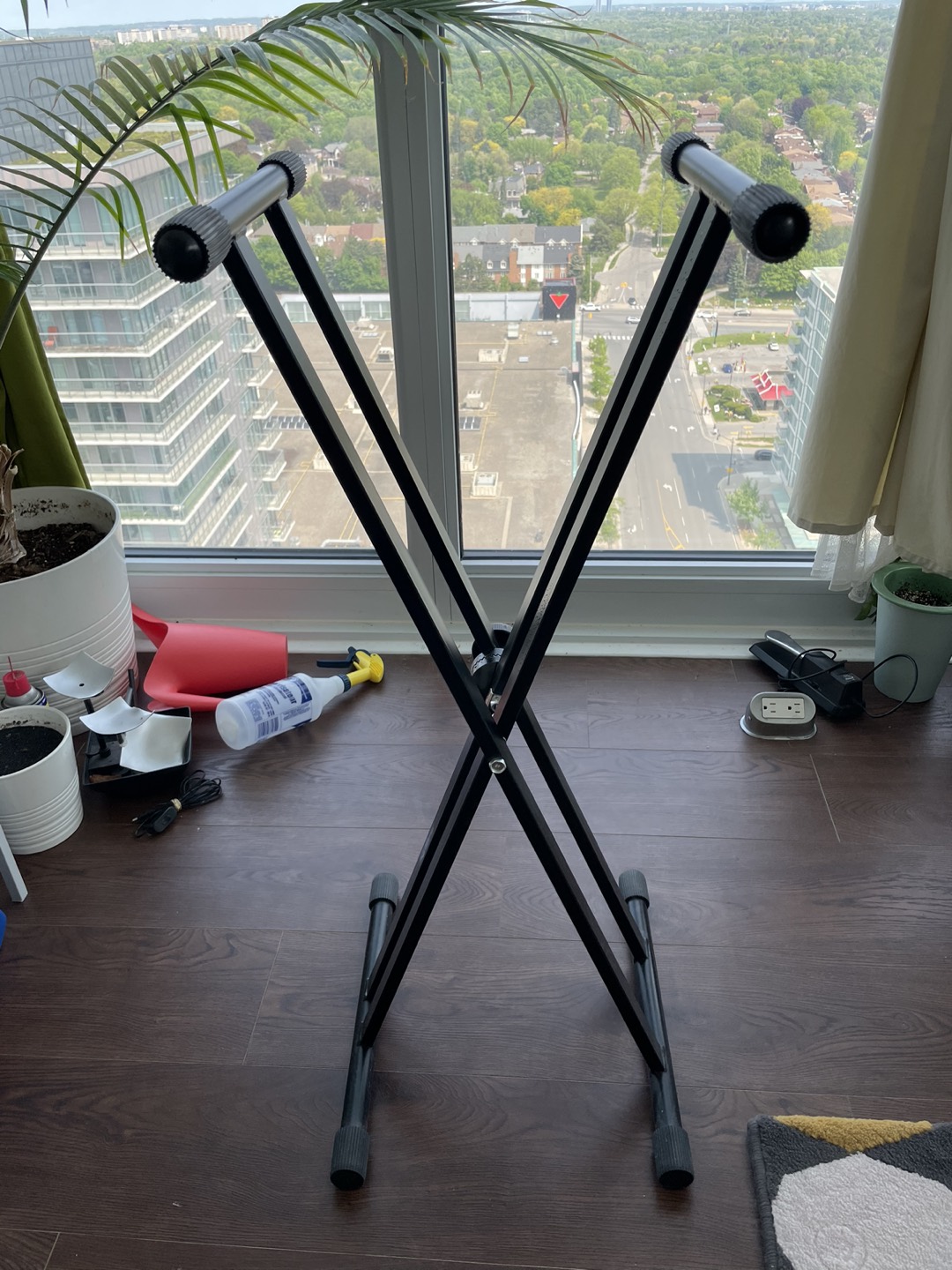 Long&Mcquade Piano Stand image indicator(2)