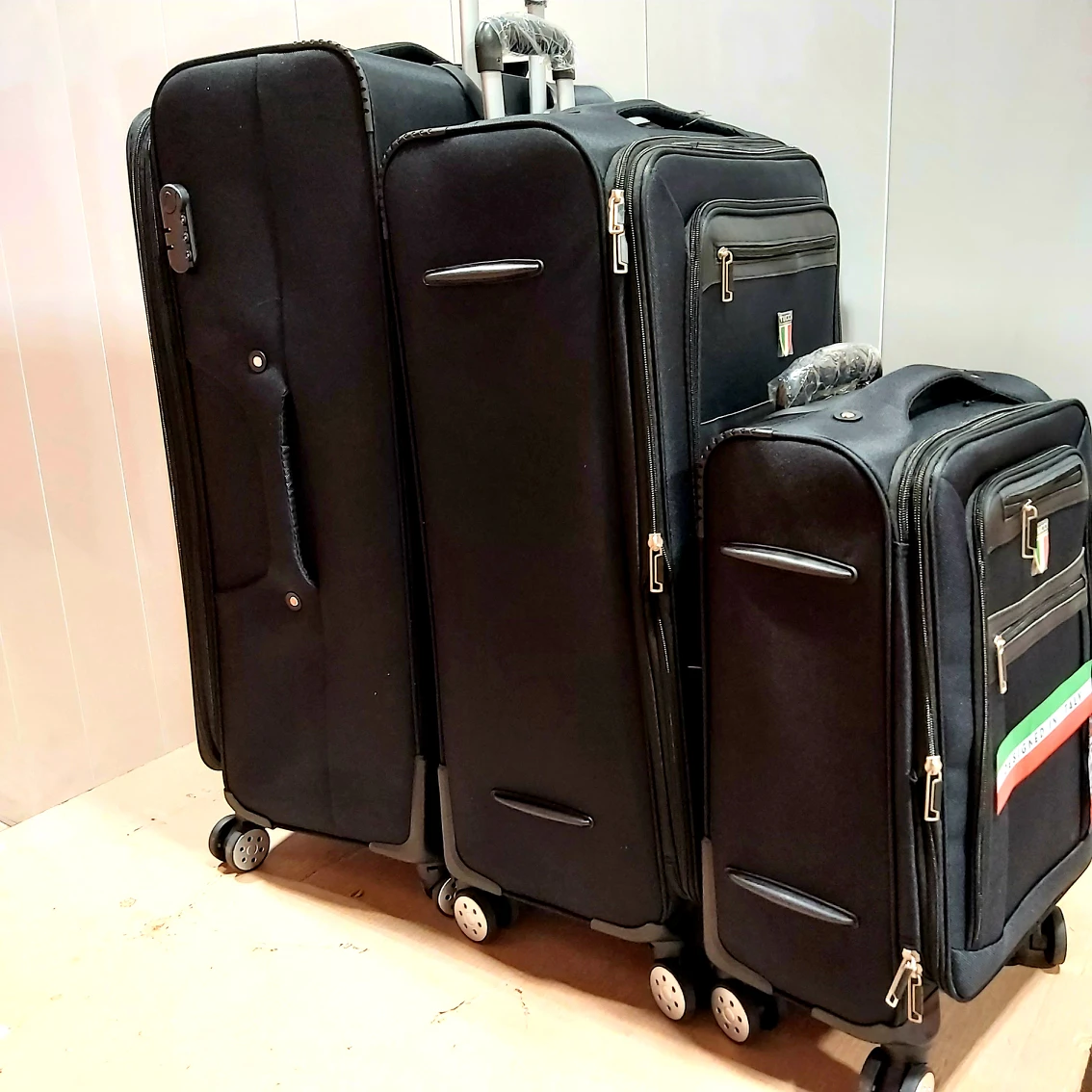 New 3 Pieces Softside Luggage Travel Baggage Suitcases image indicator(2)