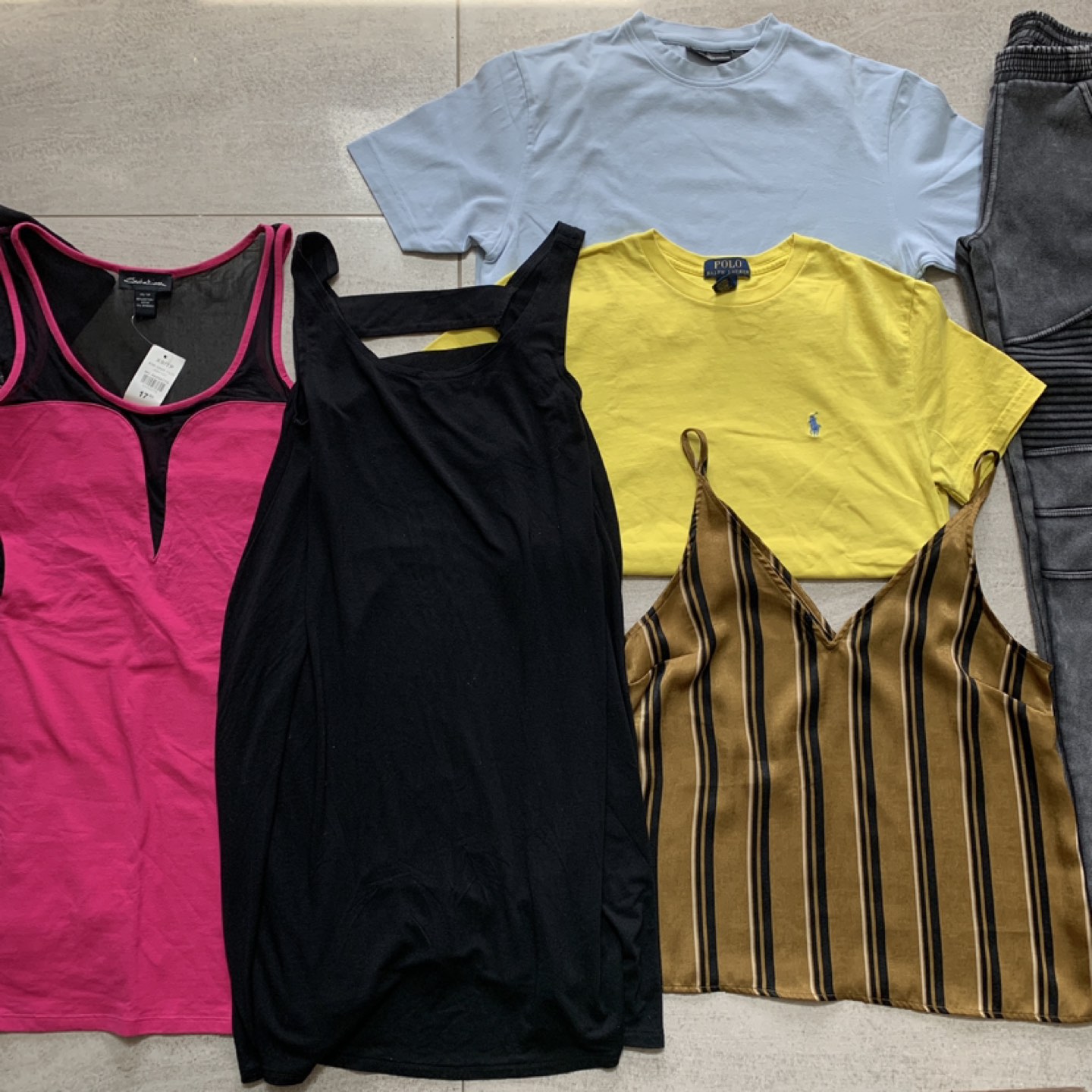 XS/S LOT OF WOMEN’s CLOTHES - photo 3
