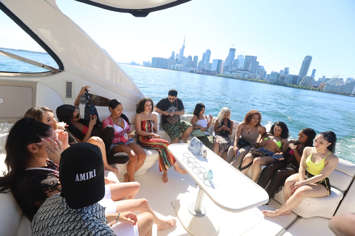 Luxury Yacht Rental - photo 4