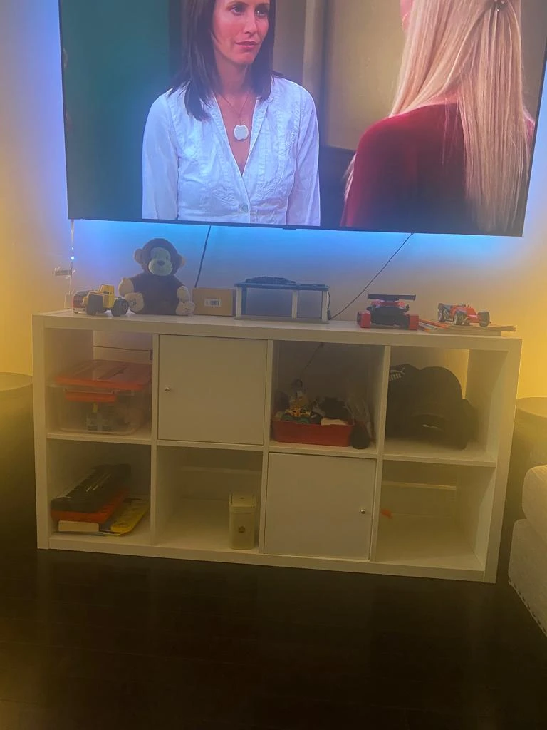 8 unit Ikea shelf