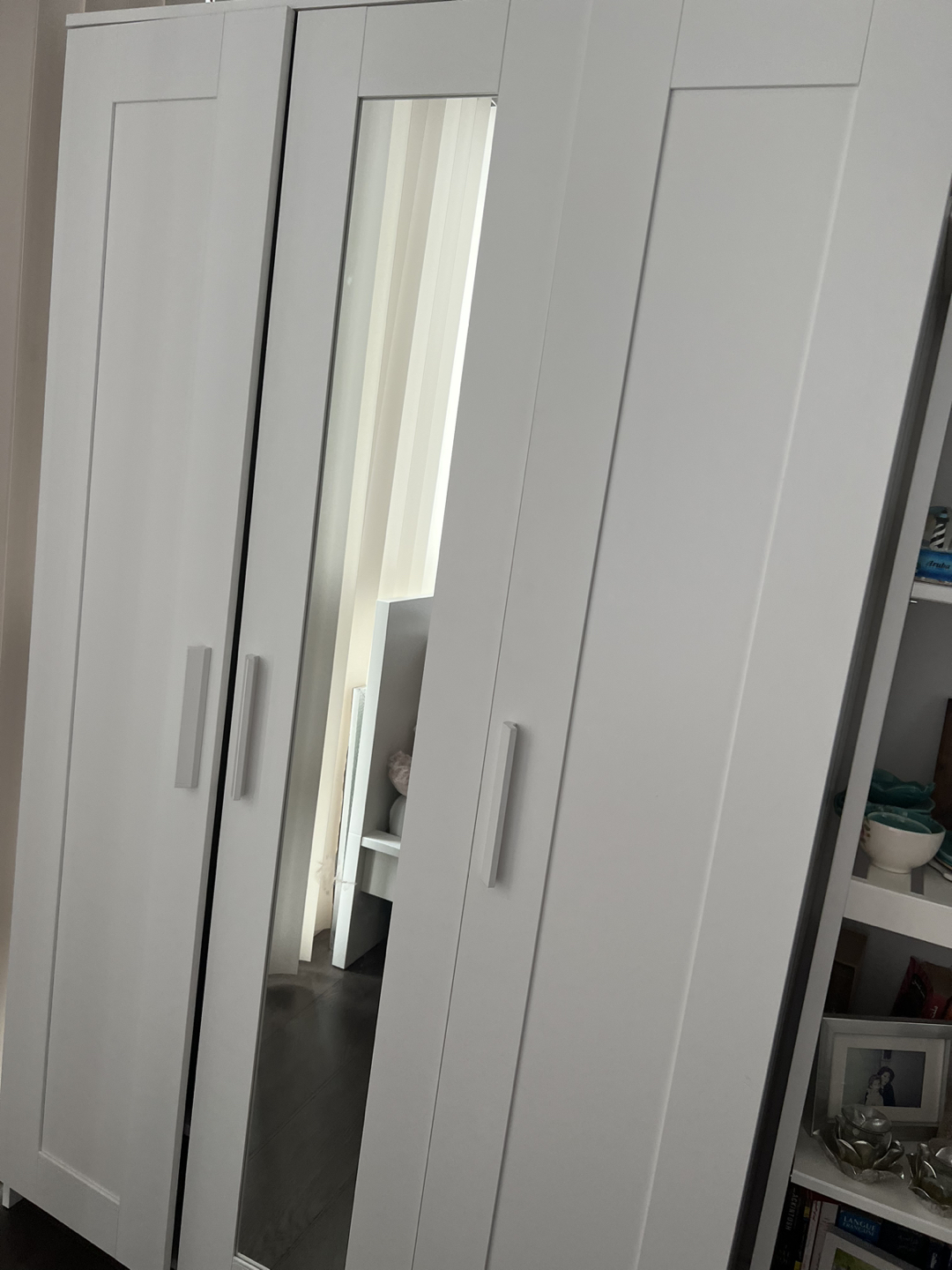 Wardrobe with 3 doors, white, - photo 5