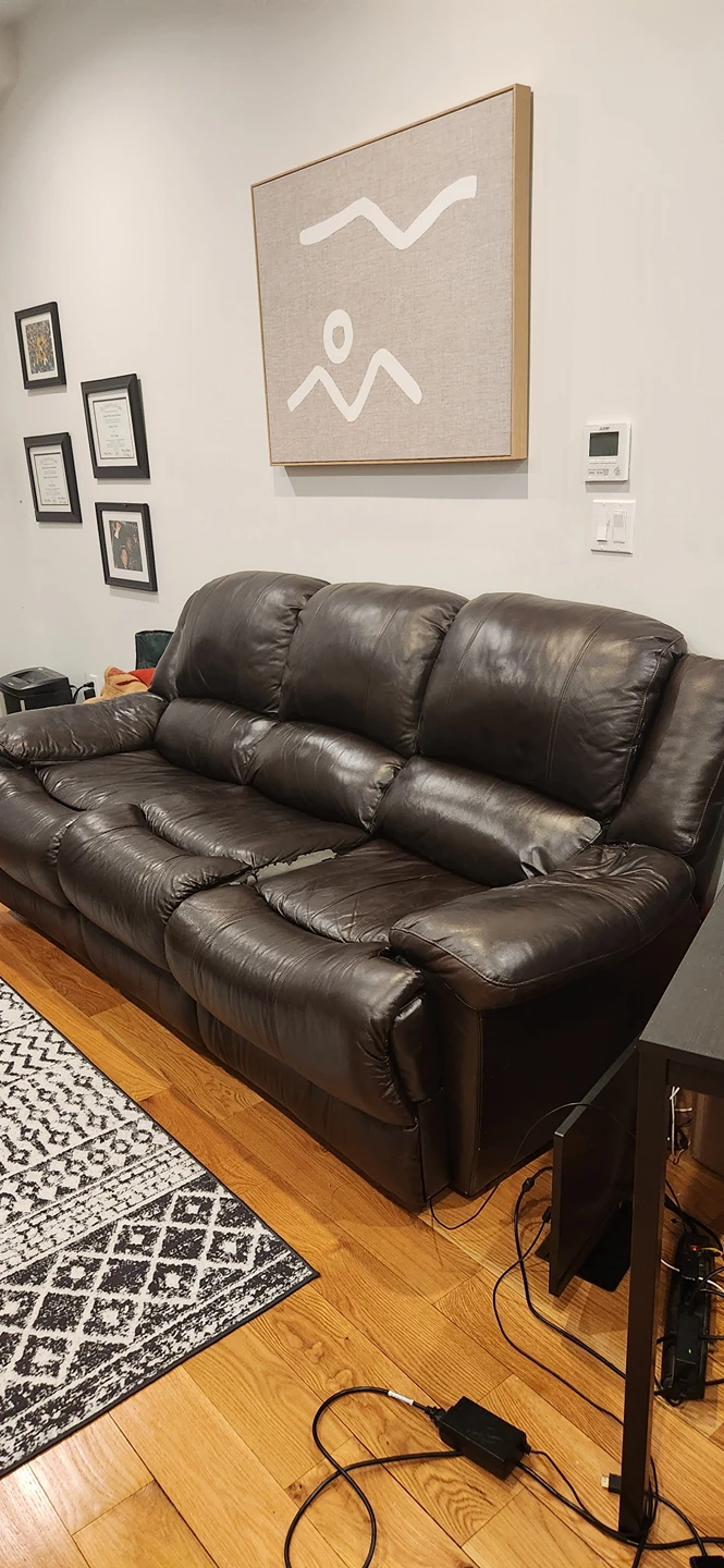 Leather reclining couch - photo 4