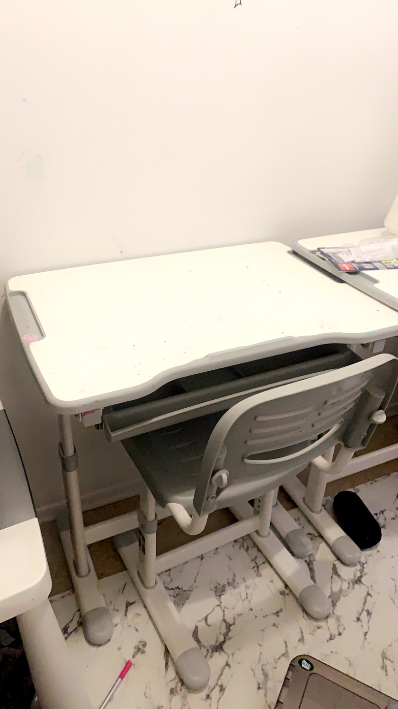Desk adjustable height and table top