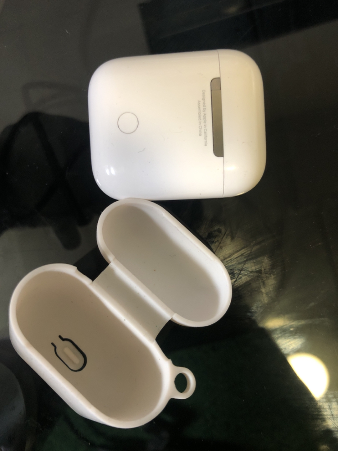 APPLE AirPod Case - photo 4