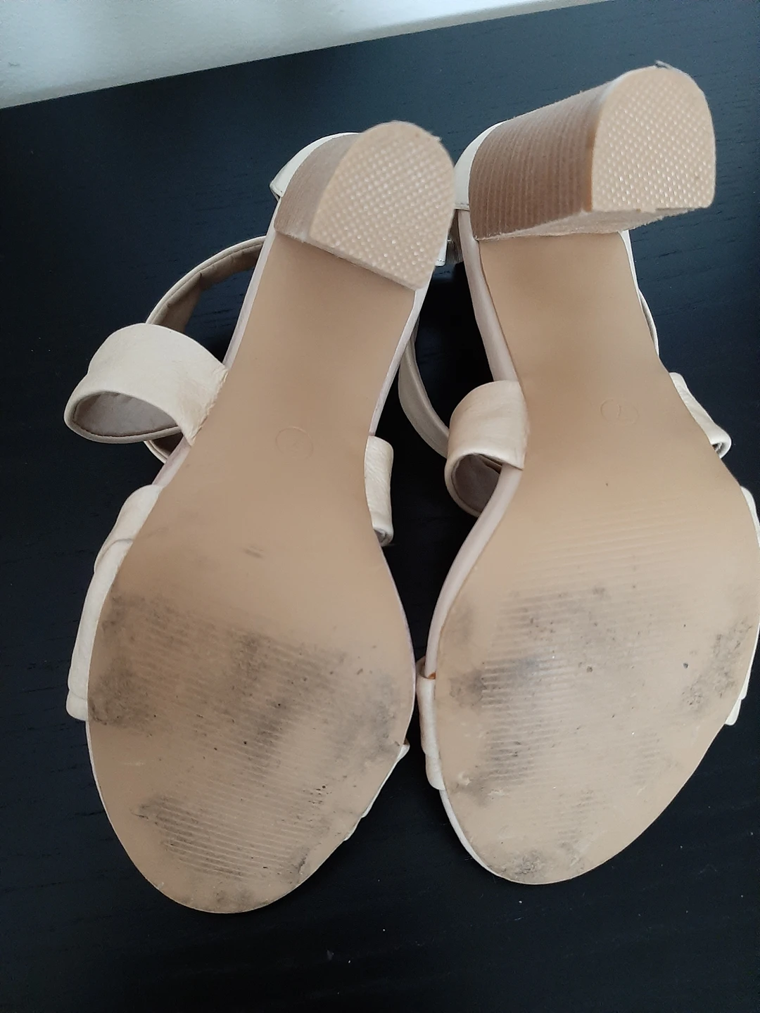 Genuine leather sandals. thumbnail