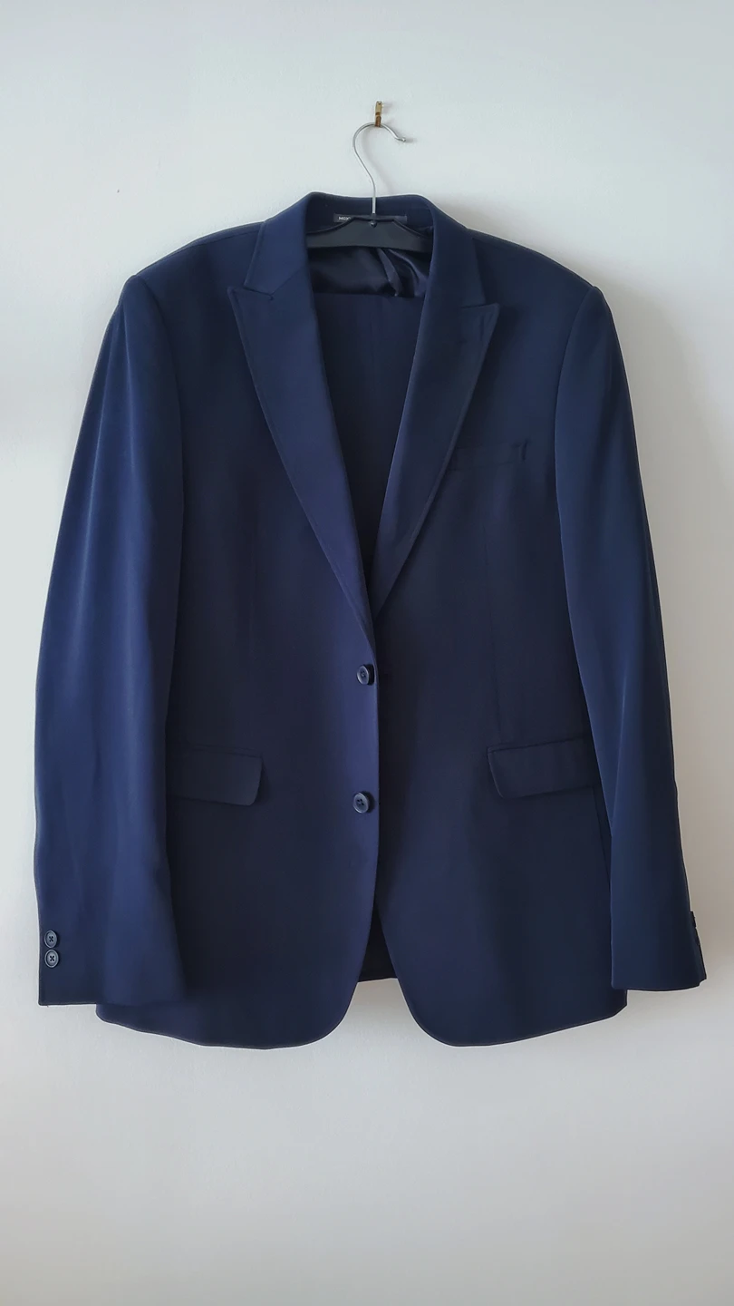 Mens' Brand-Name Suit in Impeccable Condition thumbnail